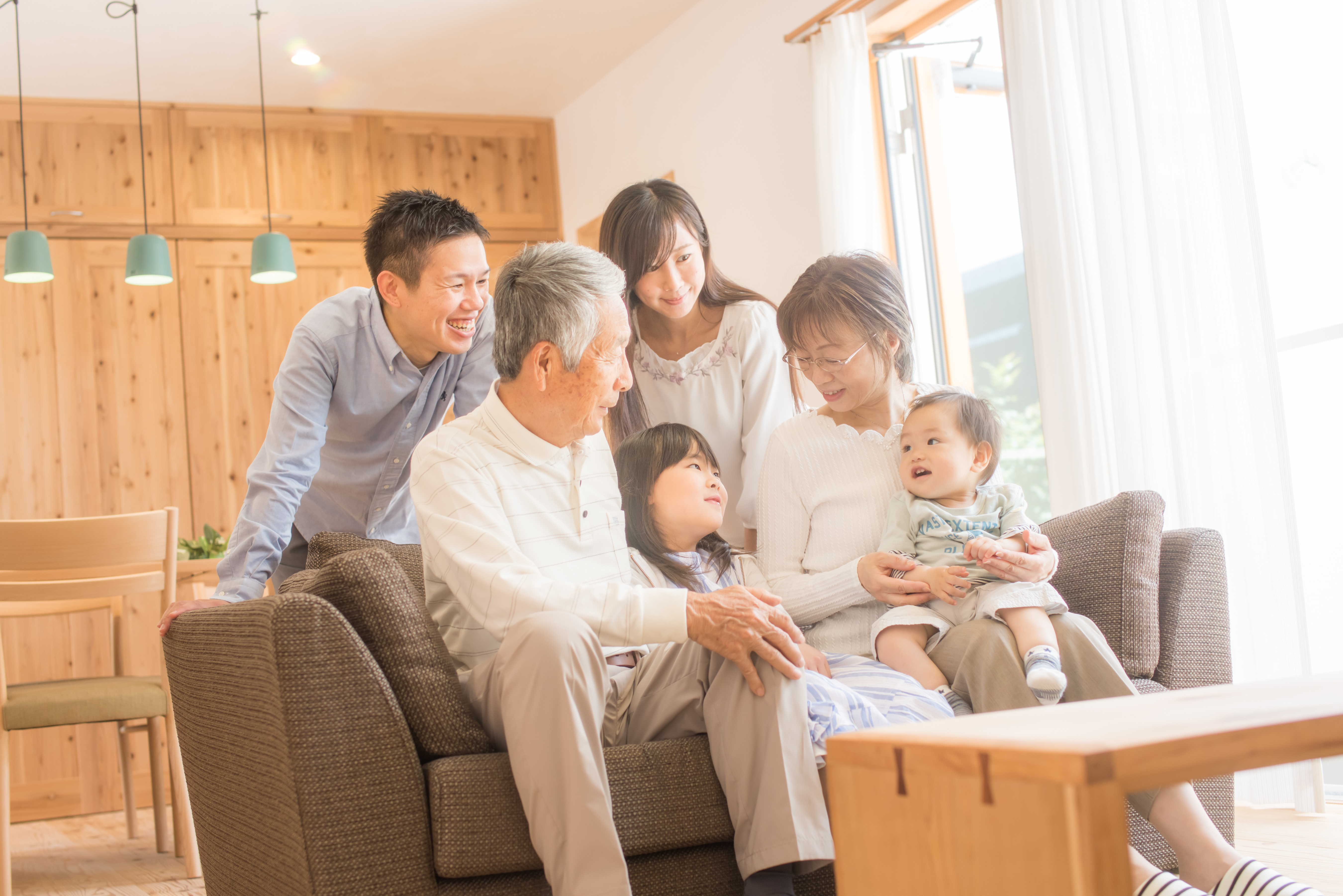 電話一本で、親の安否確認を！暮らしを支える定期的な電話相談サービス