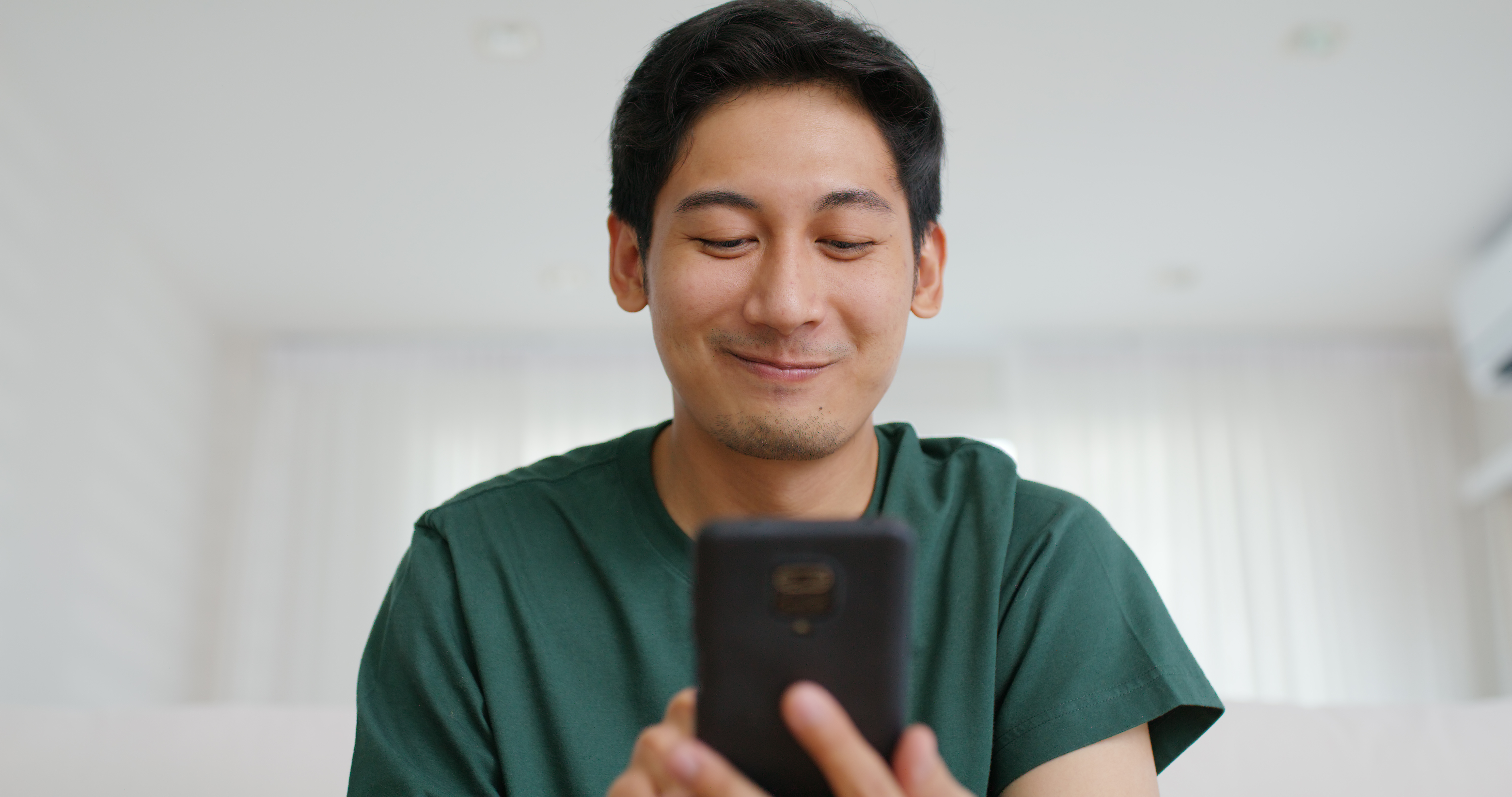 「元気？」と確認する電話から、 「今日こんな話をしたよ」と笑い合う電話へ。