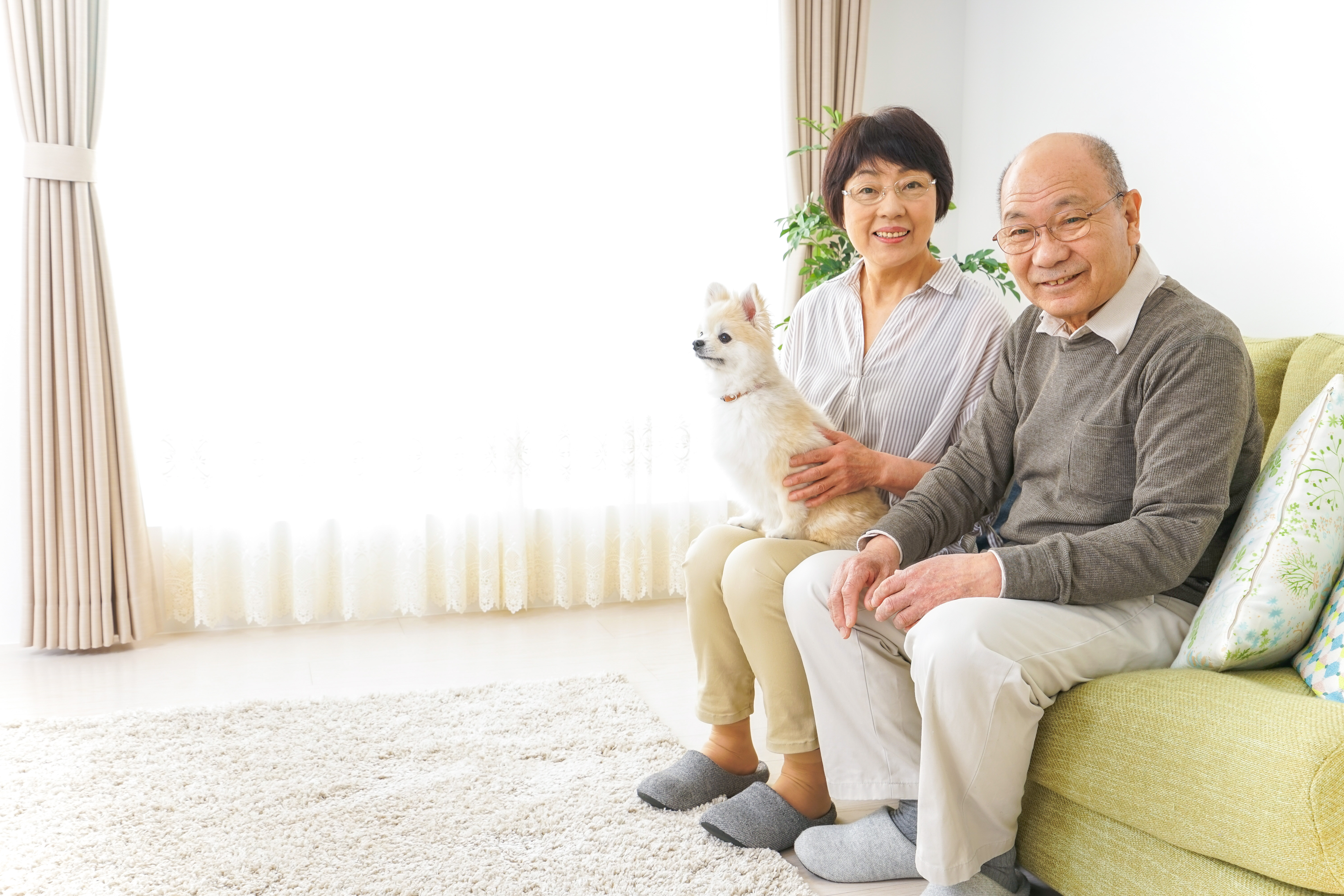 離れて暮らす親の見守りサービス｜訪問介護だけでは不安な方へ